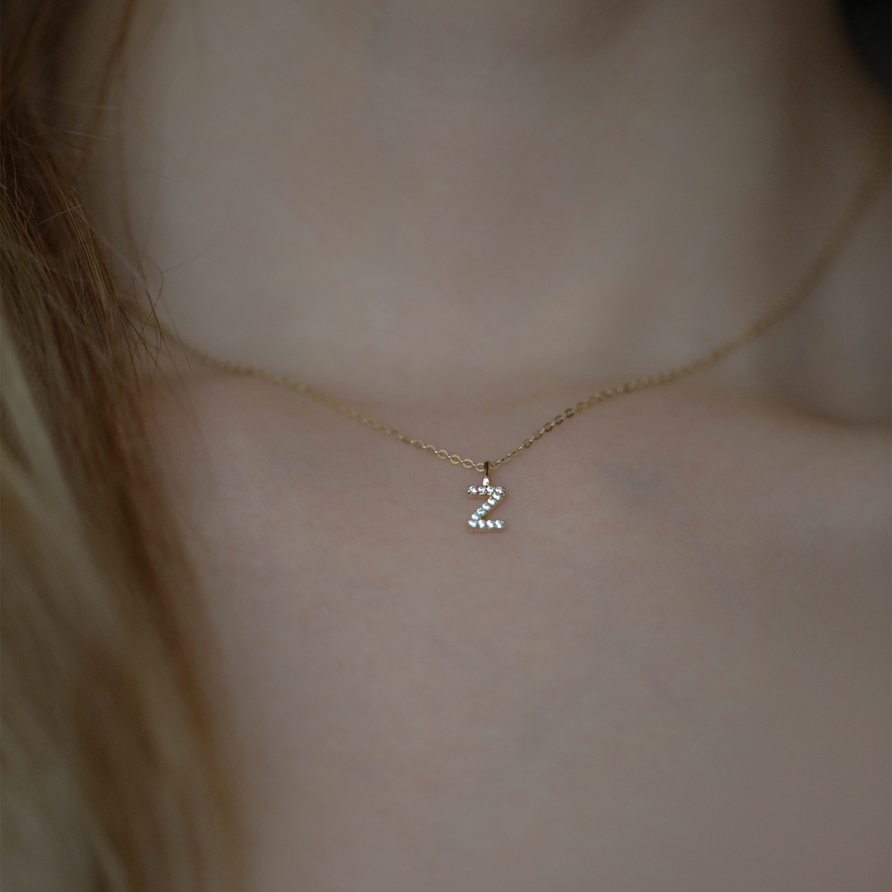 Collier avec pendentif en lett - Event Z avis et prix